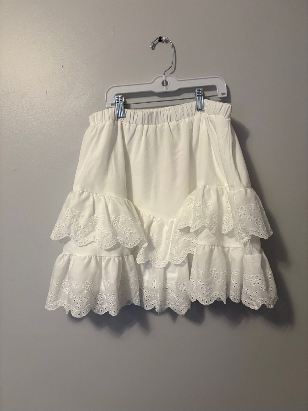 white layered eyelet elastic waisted skirt